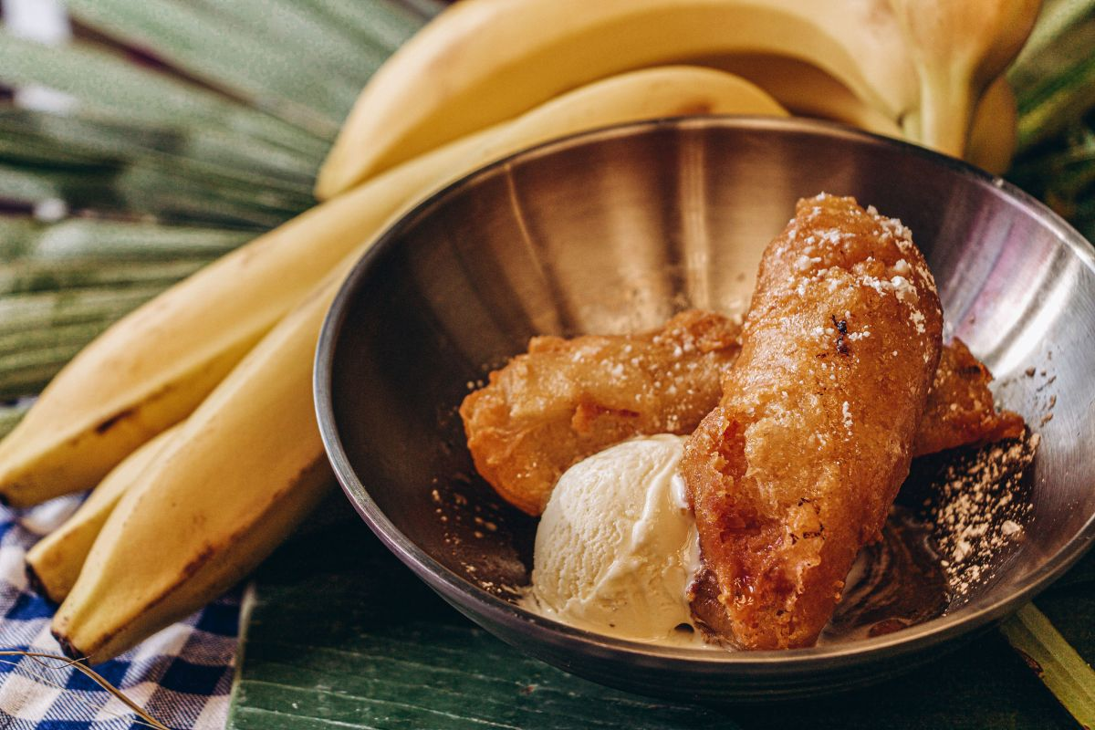 Beignets Chek - Beignets de banane au sirop d'érable et glace vanille